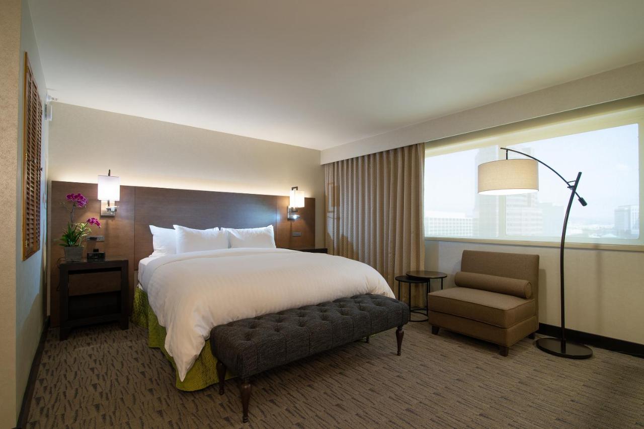 Executive King Room at Miyako Hotel Los Angeles