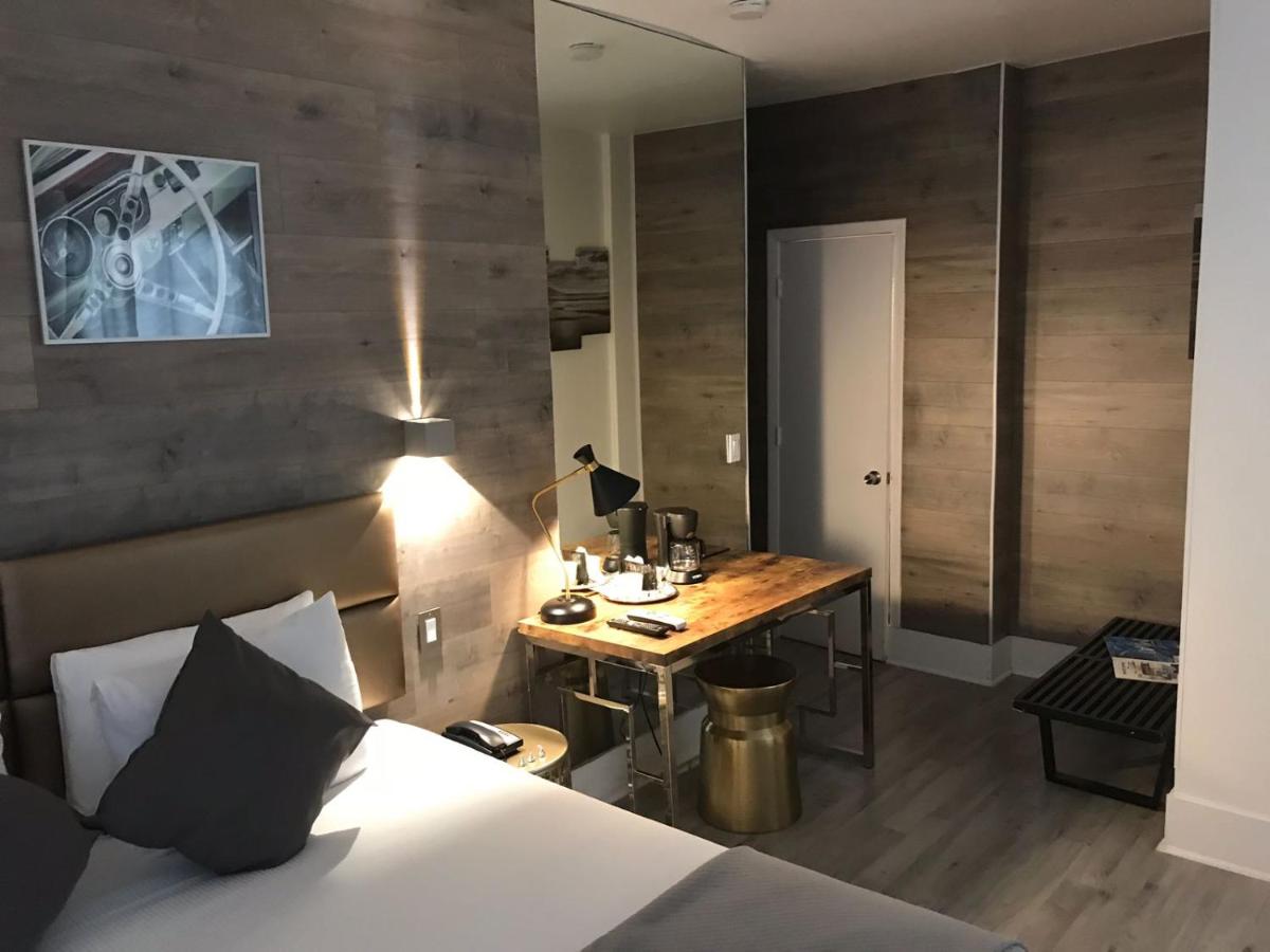 Superior King Room at Century Hotel