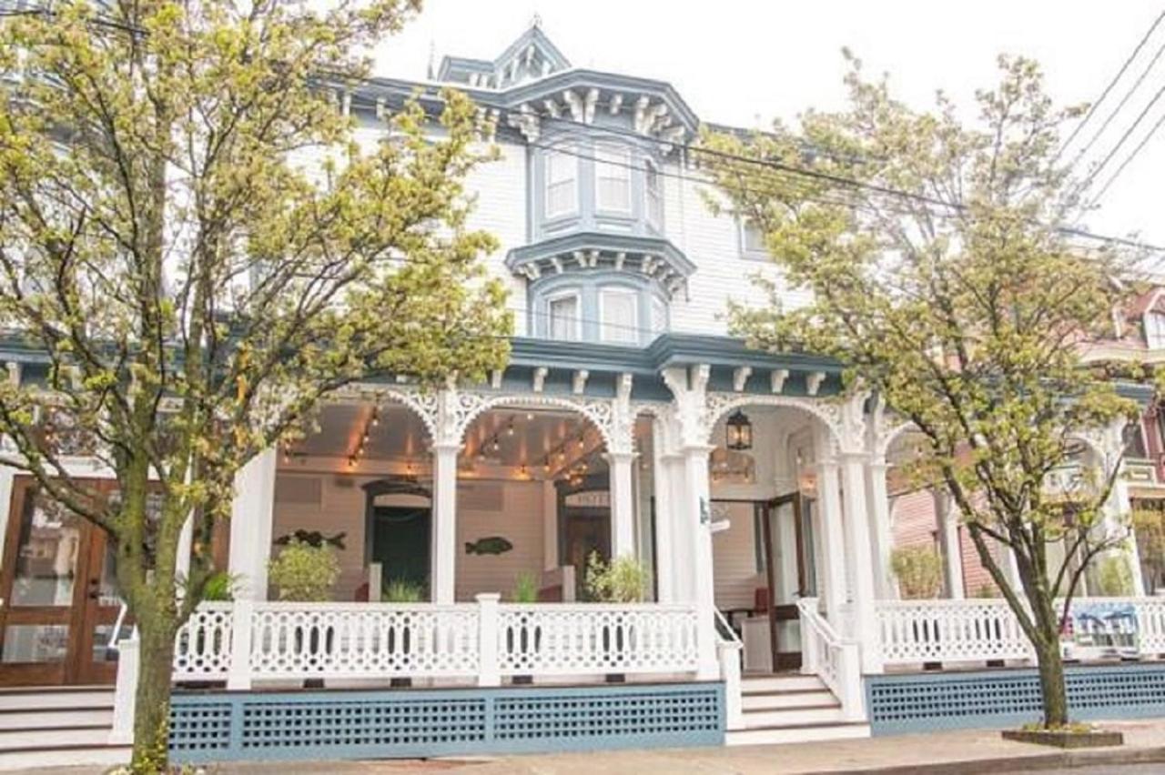  | The Carroll Villa Hotel