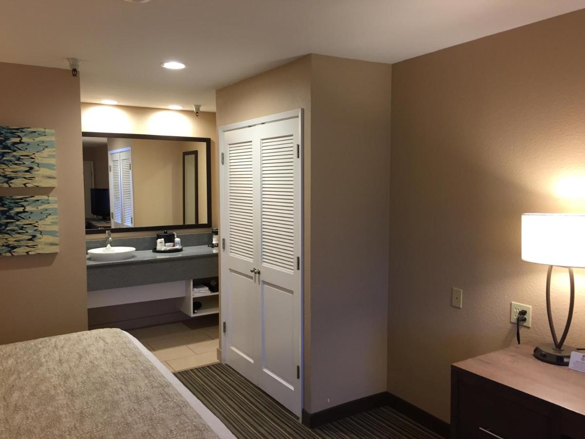 King Room at Best Western Plus Inn Scotts Valley