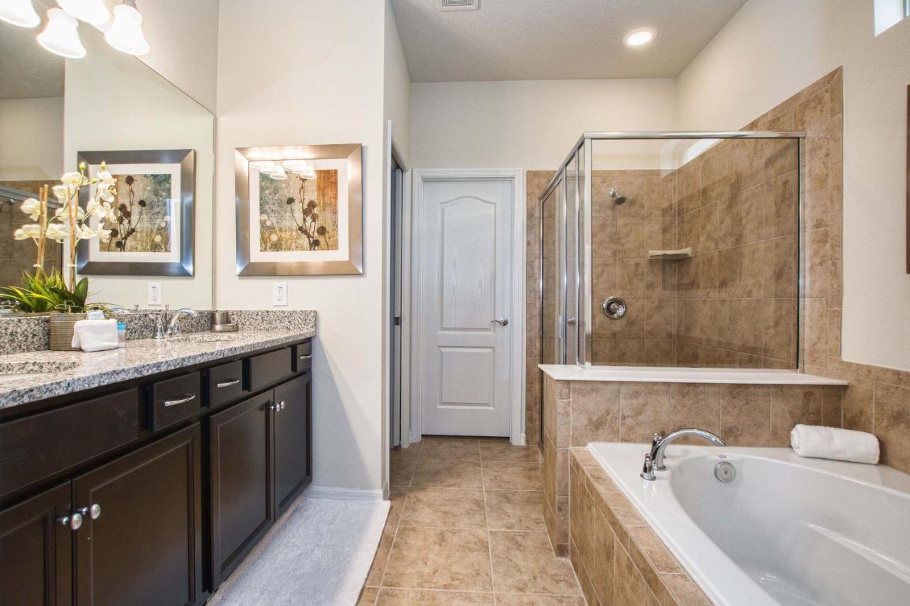  | Windsor at Westside-5 Bedrooms House w/pool-3715WW