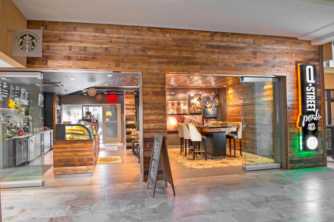 | University Plaza Hotel
