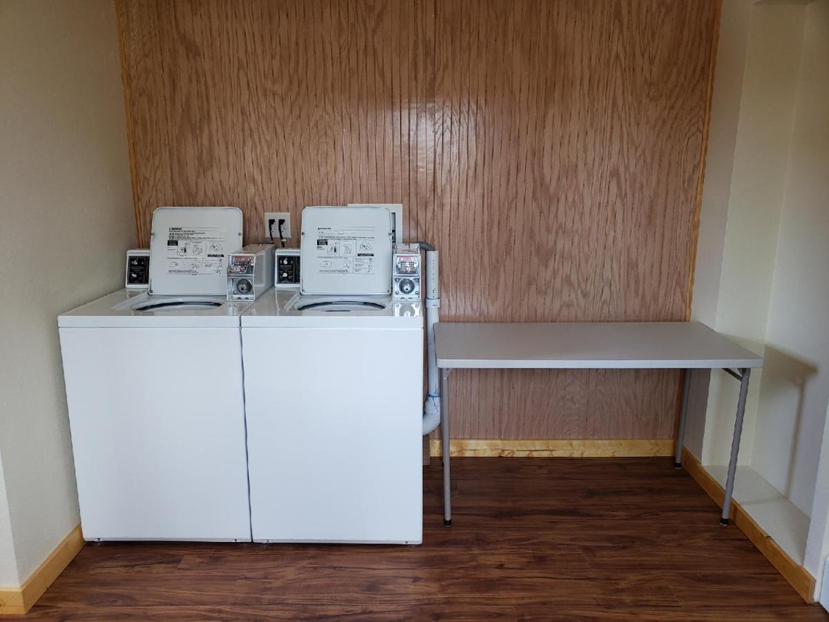 | Cody Legacy Inn & Suites