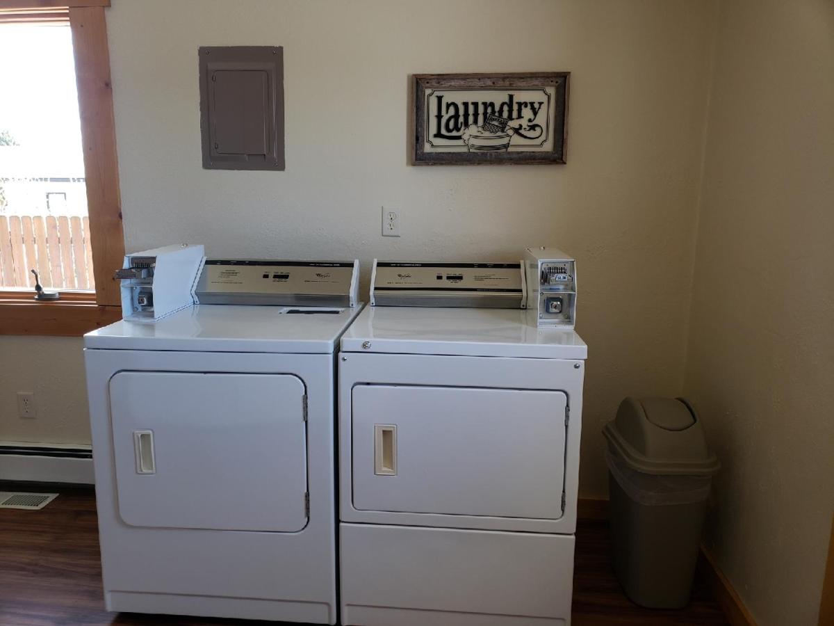 | Cody Legacy Inn & Suites