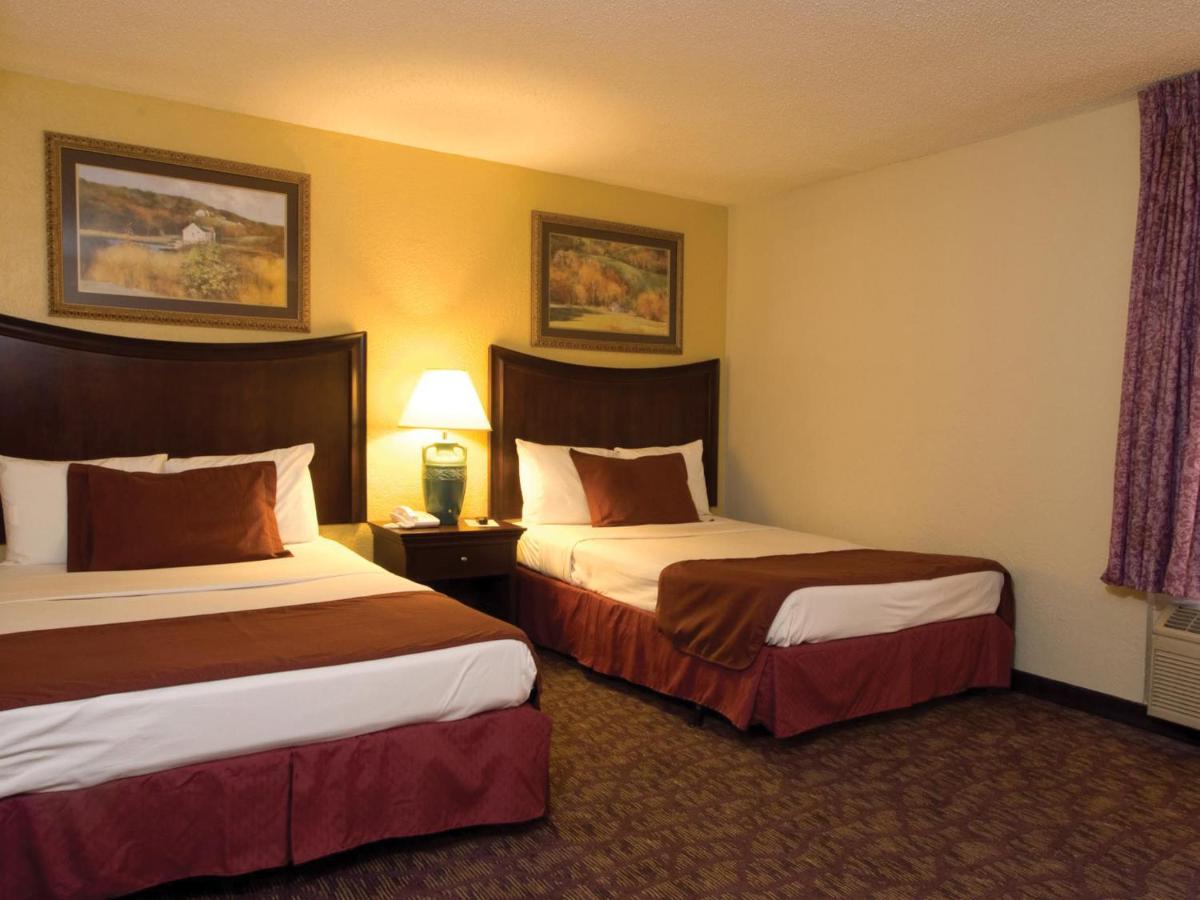  | Lamplighter Inn-South