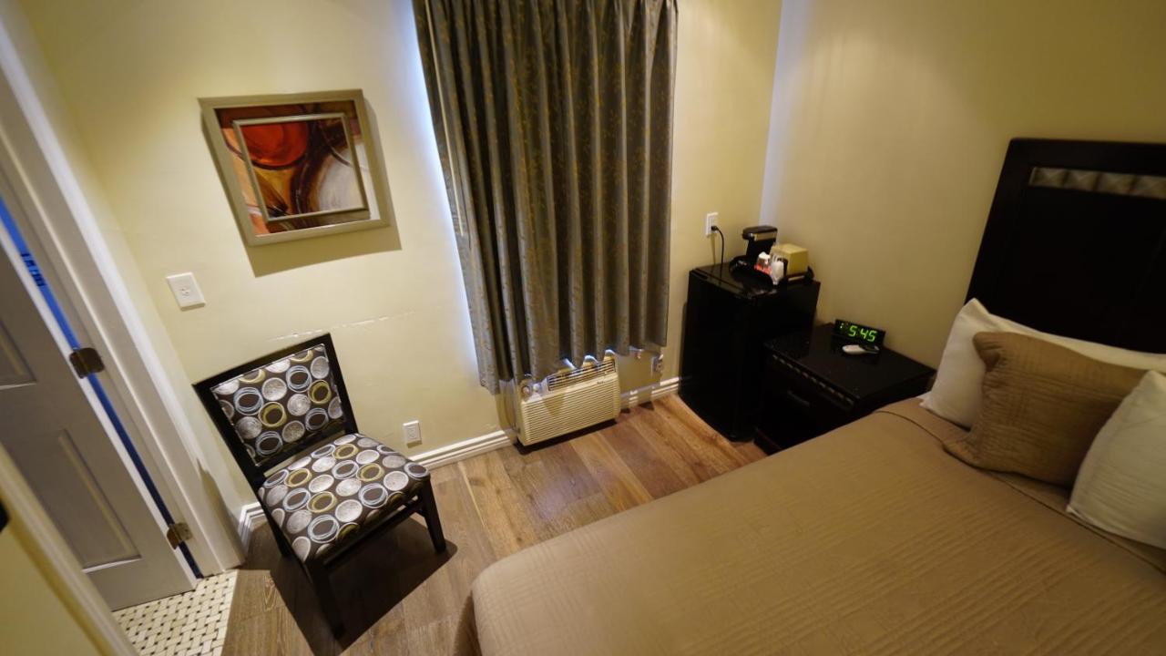 | Trylon Hotel - Hollywood