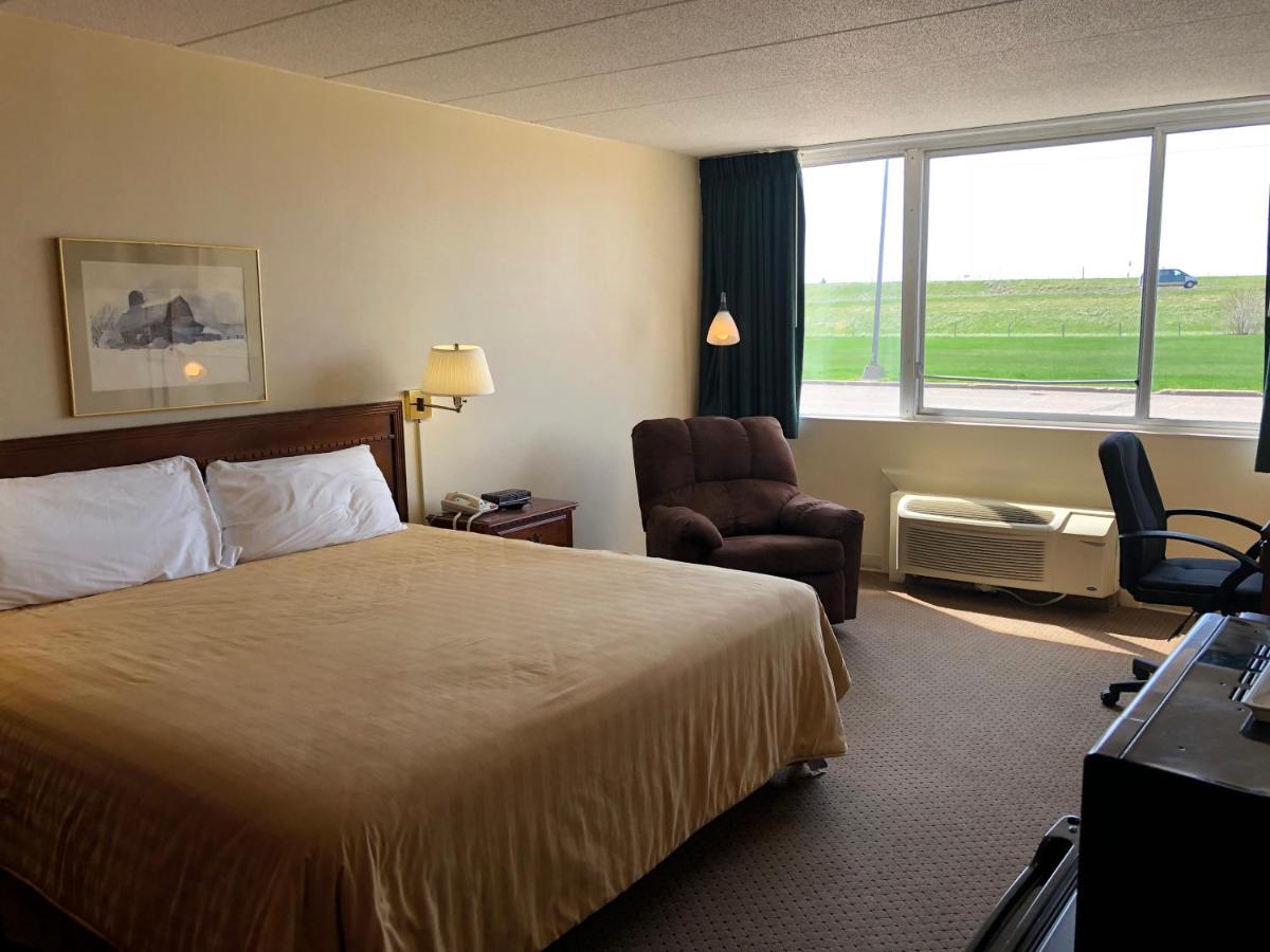 | Norwood Inn & Suites Worthington