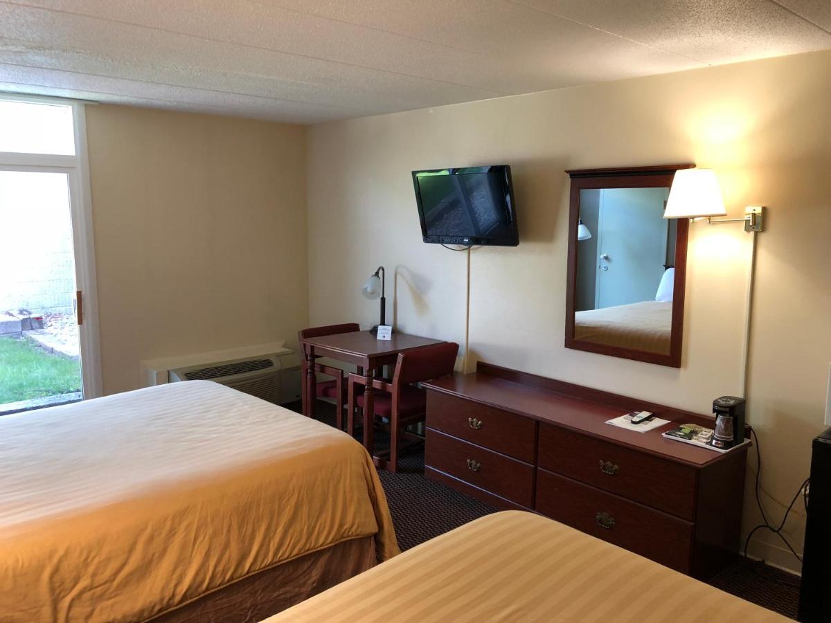 | Norwood Inn & Suites Worthington