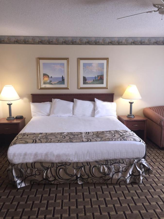 King Room - Non-Smoking at Baymont by Wyndham Waterford/Burlington WI