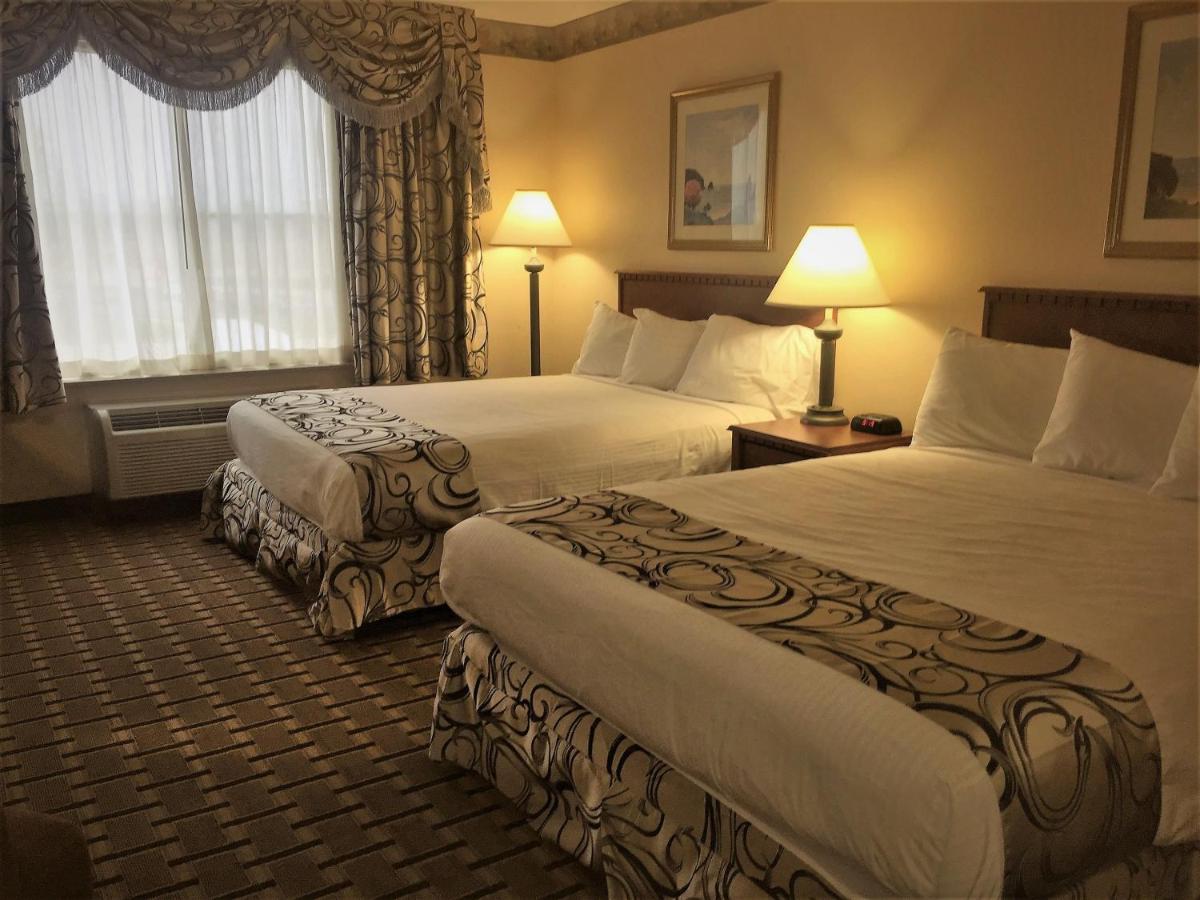 Queen Room with Two Queen Beds - Non-Smoking at Baymont by Wyndham Waterford/Burlington WI
