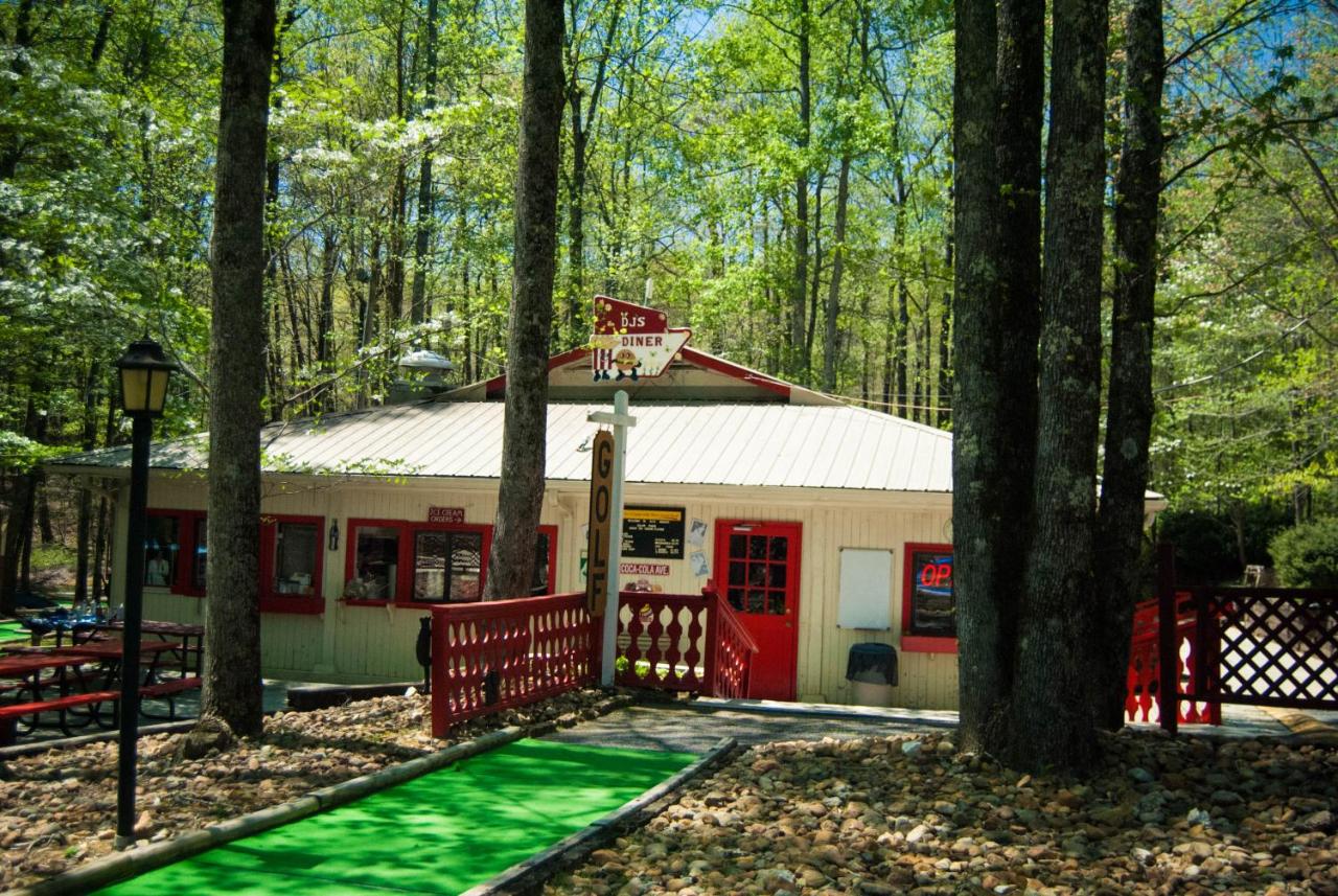 | Country Hideaway at Mountain Lakes Resort