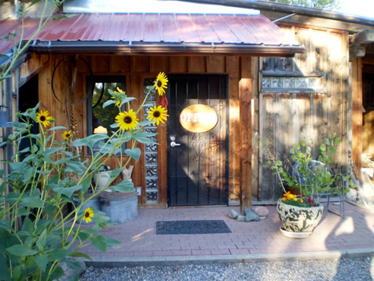 | Silver River Adobe Inn Bed and Breakfast