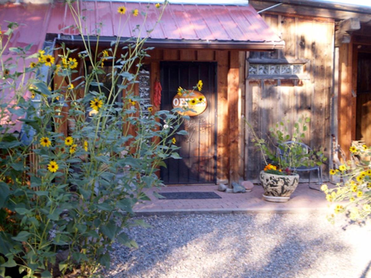 | Silver River Adobe Inn Bed and Breakfast