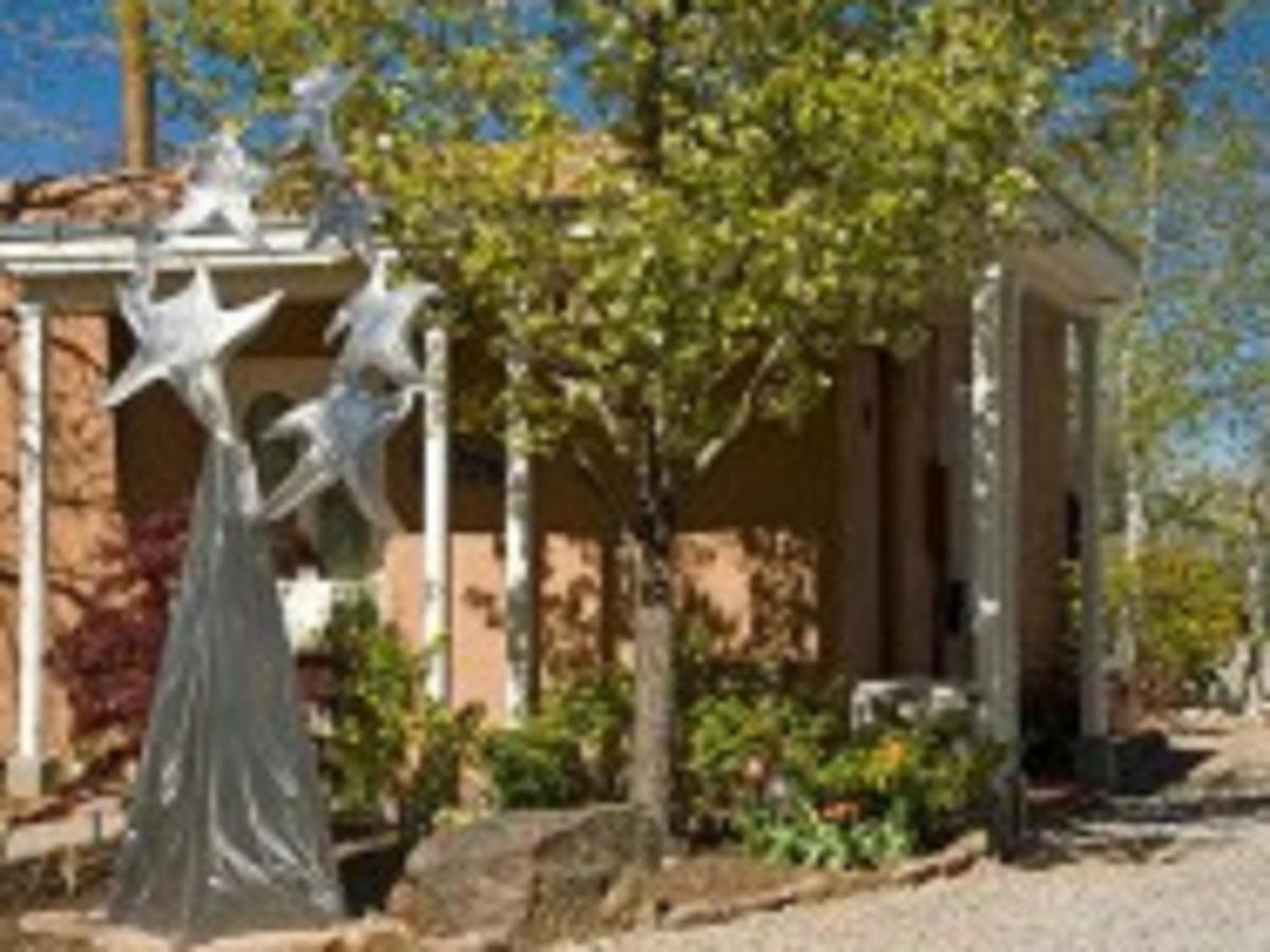| El Farolito B&B Inn