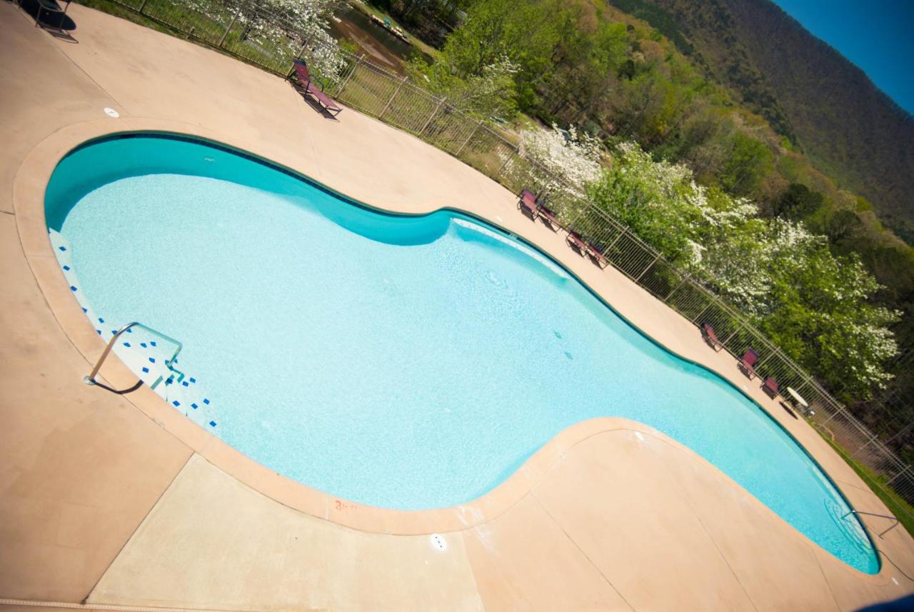 | Country Hideaway at Mountain Lakes Resort