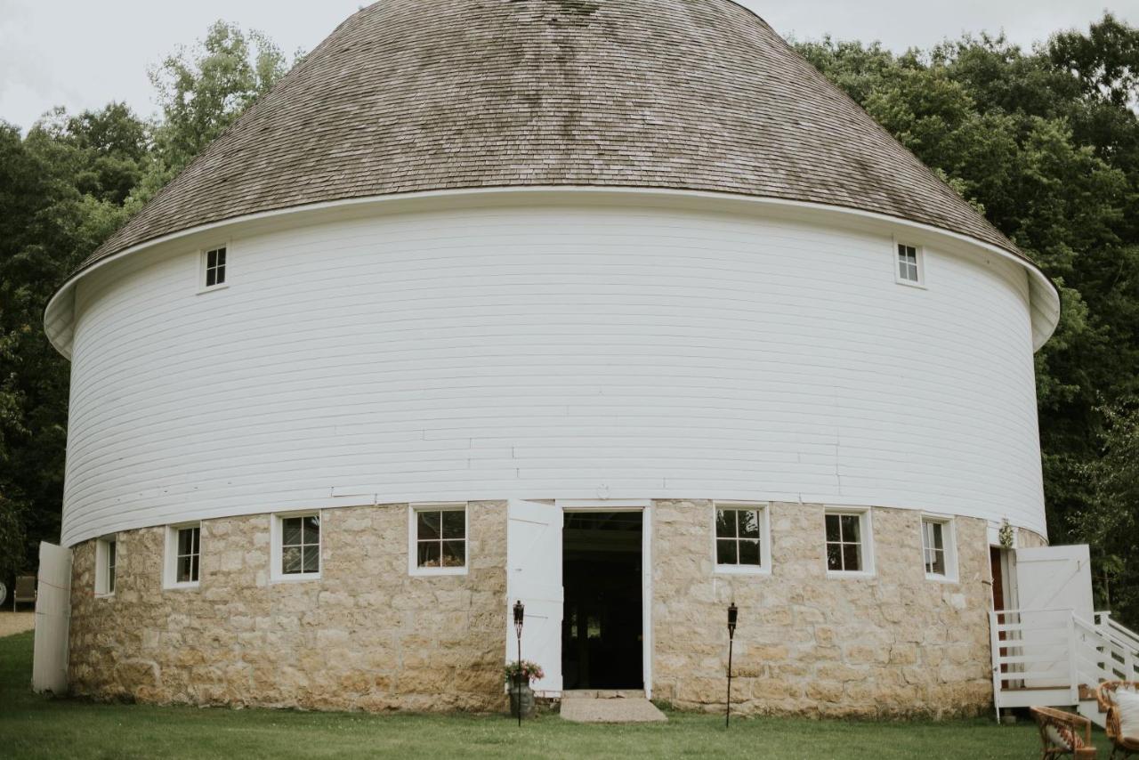  | Round Barn Farm B & B Event Center