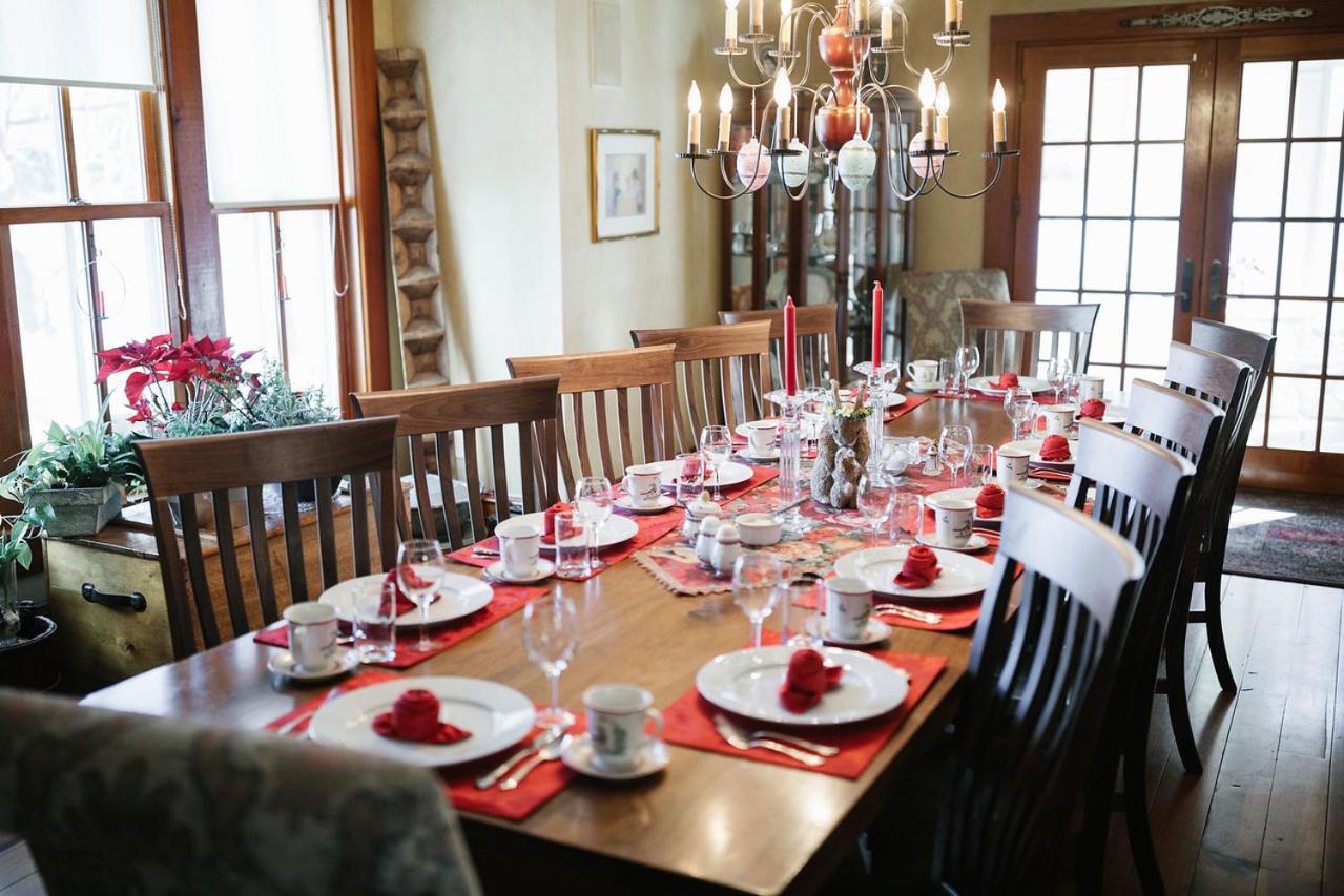  | Round Barn Farm B & B Event Center