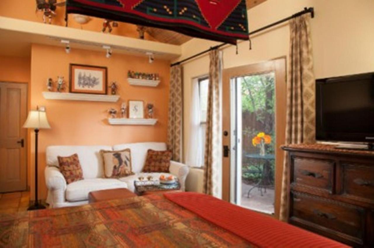 | Four Kachinas B&B Inn
