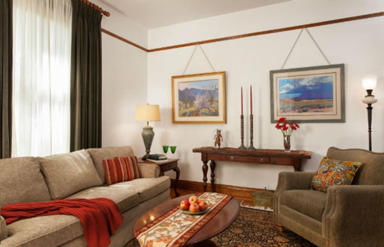 | Four Kachinas B&B Inn