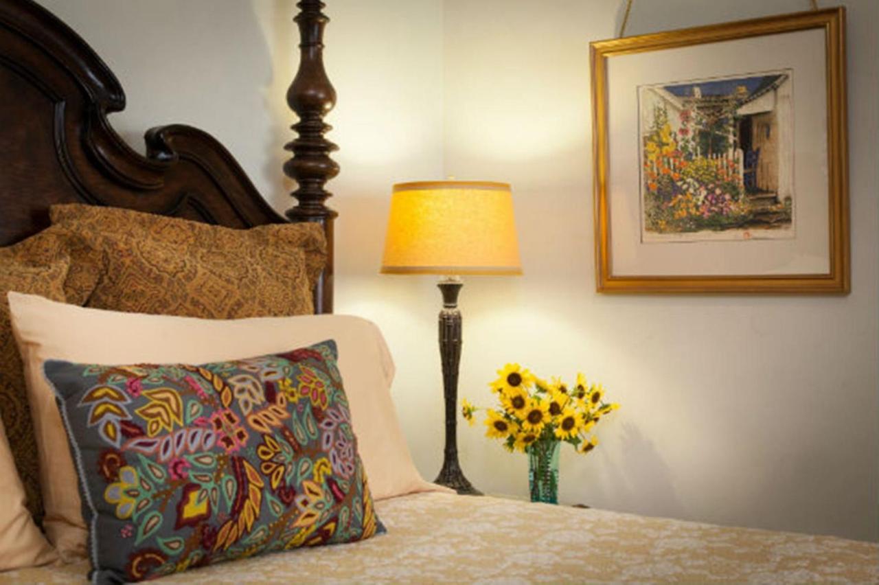 | Four Kachinas B&B Inn