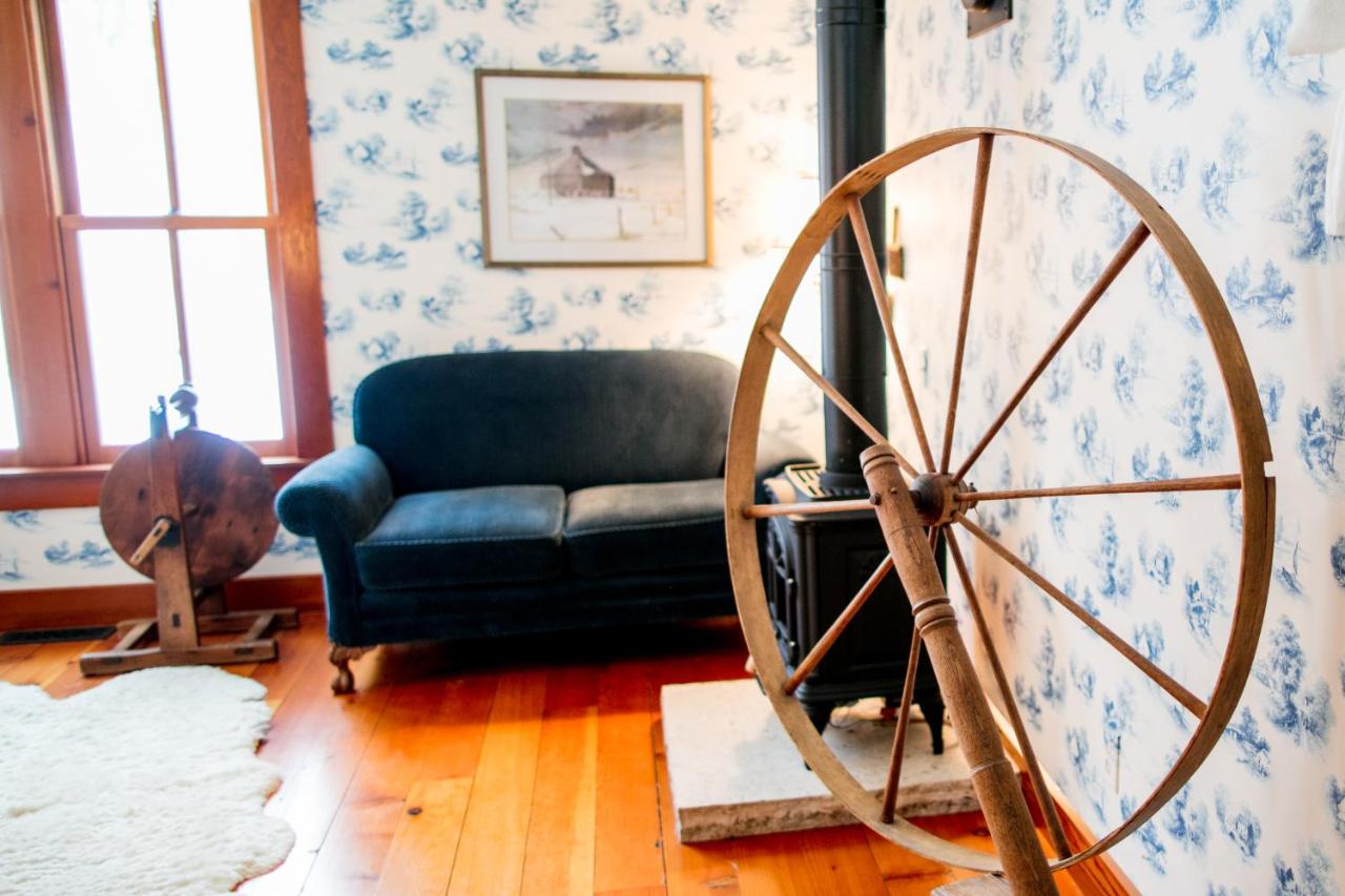  | Round Barn Farm B & B Event Center