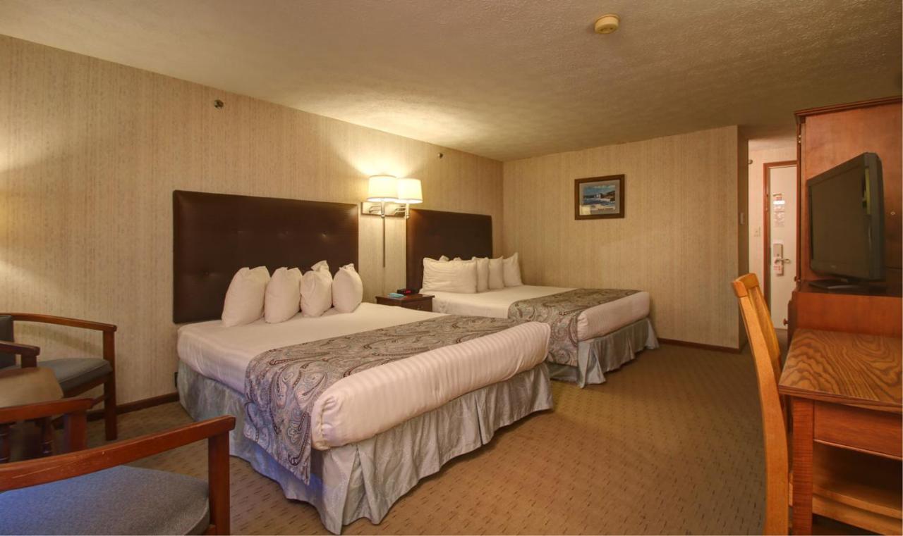 | Rhumb Line Resort