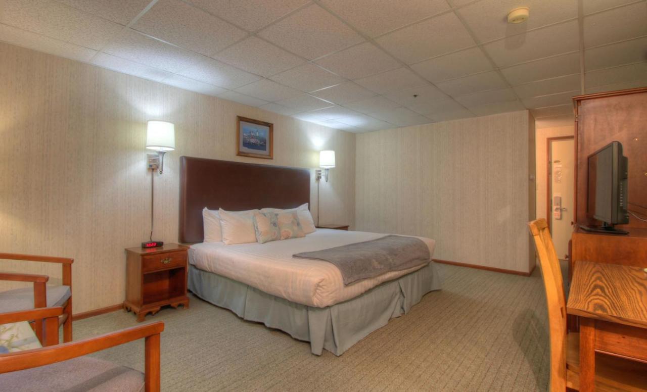 | Rhumb Line Resort