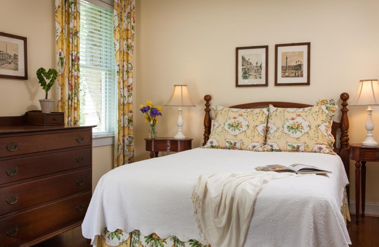 | Chanticleer Inn Bed & Breakfast