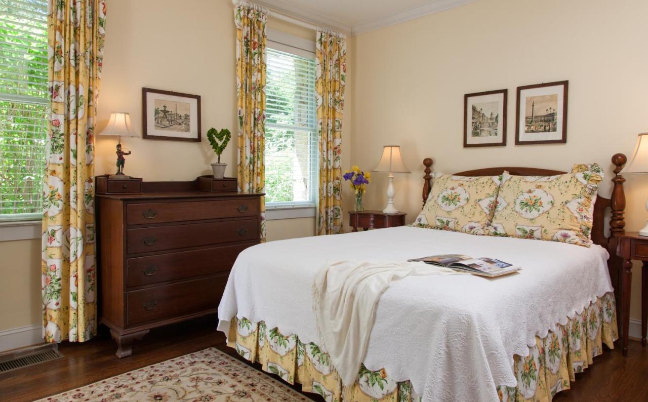 | Chanticleer Inn Bed & Breakfast