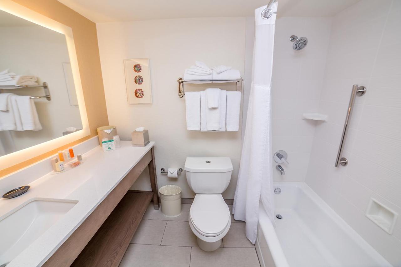 | Gateway Hotel Santa Monica