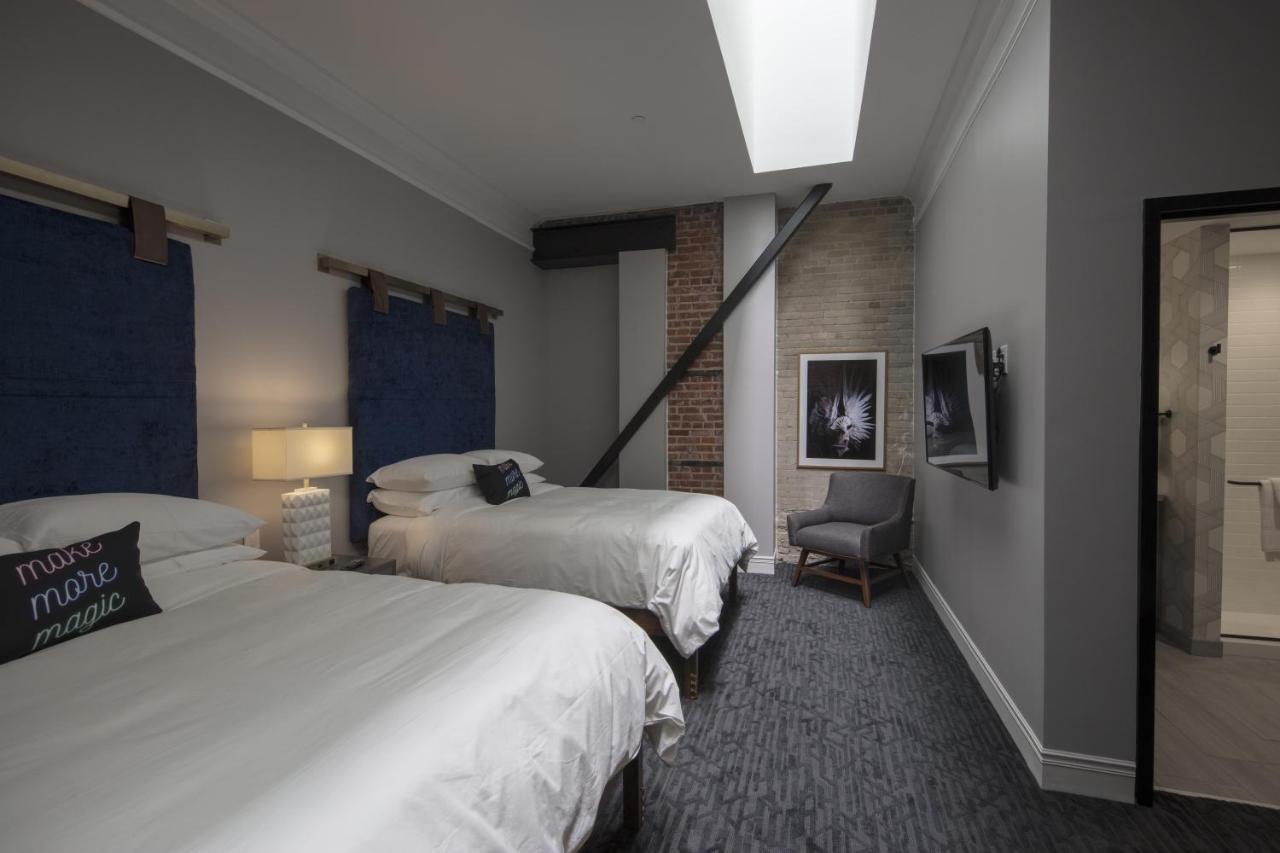 Queen Suite at Hotel Trundle