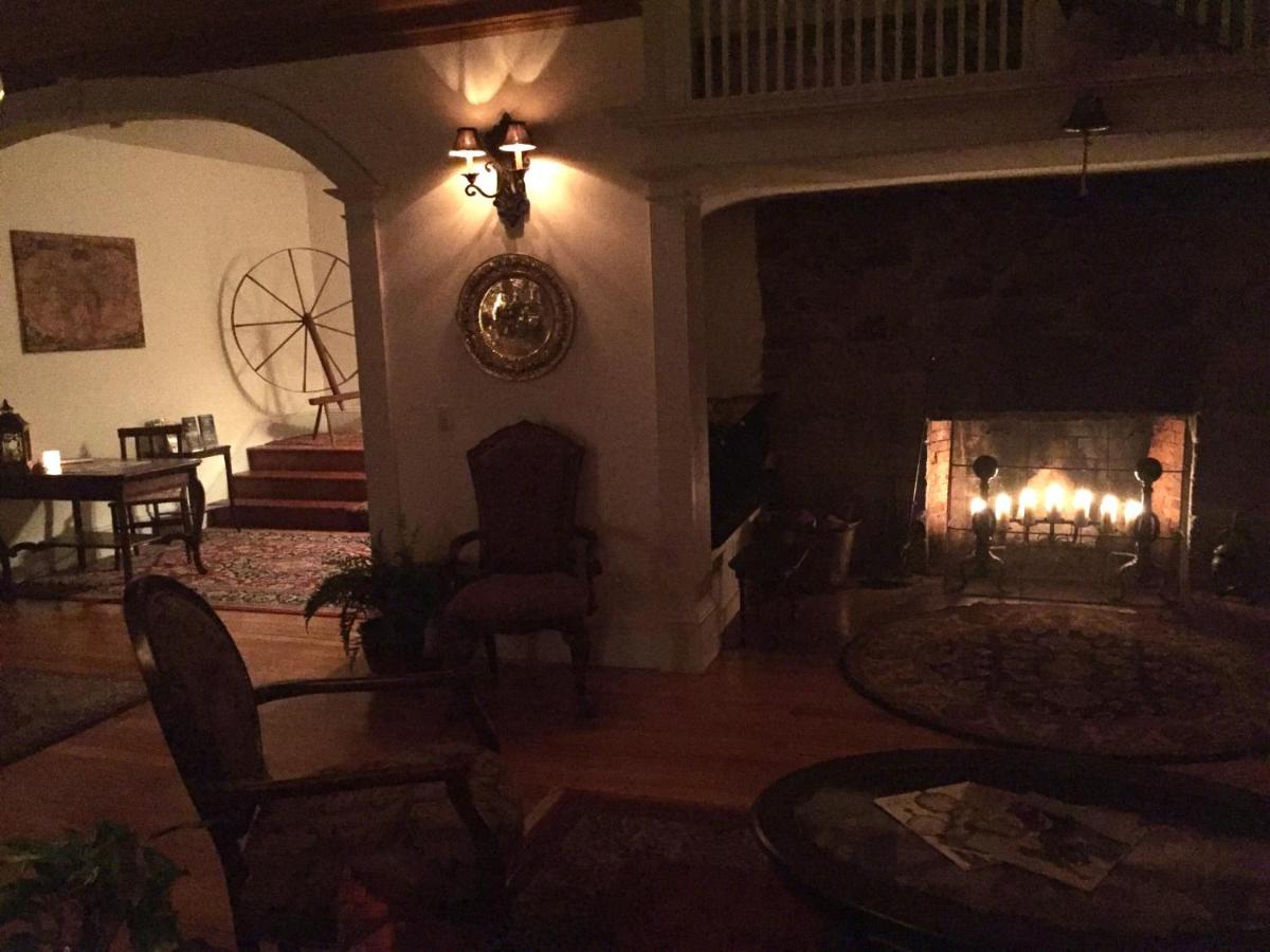 | Acadia Bay Inn