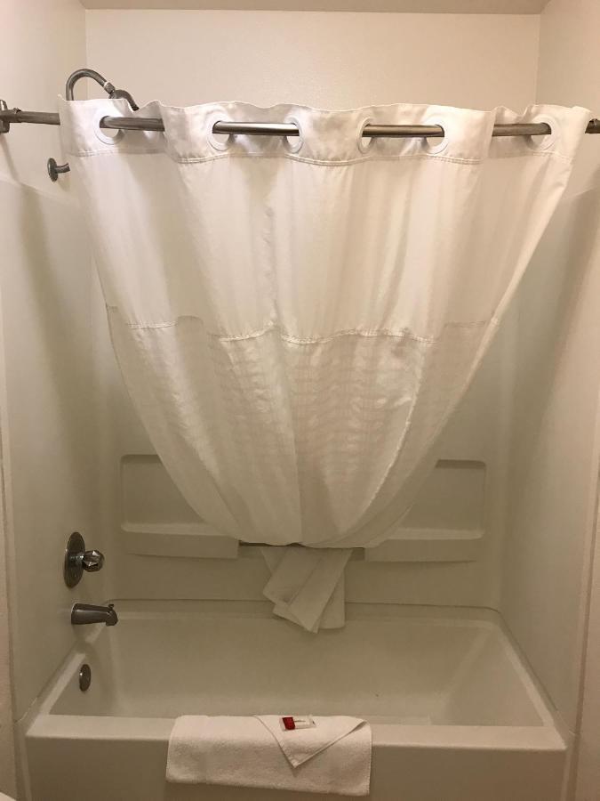 Queen Room - Non-Smoking at Howard Johnson by Wyndham Salinas