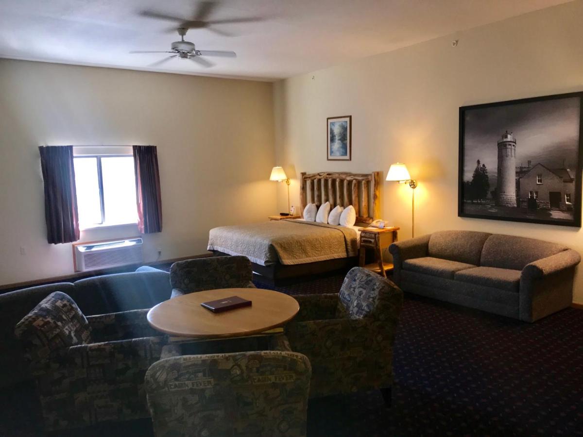Two-Bedroom Suite - Non-Smoking (10 Adults) at Super 8 by Wyndham Bridgeview of Mackinaw City