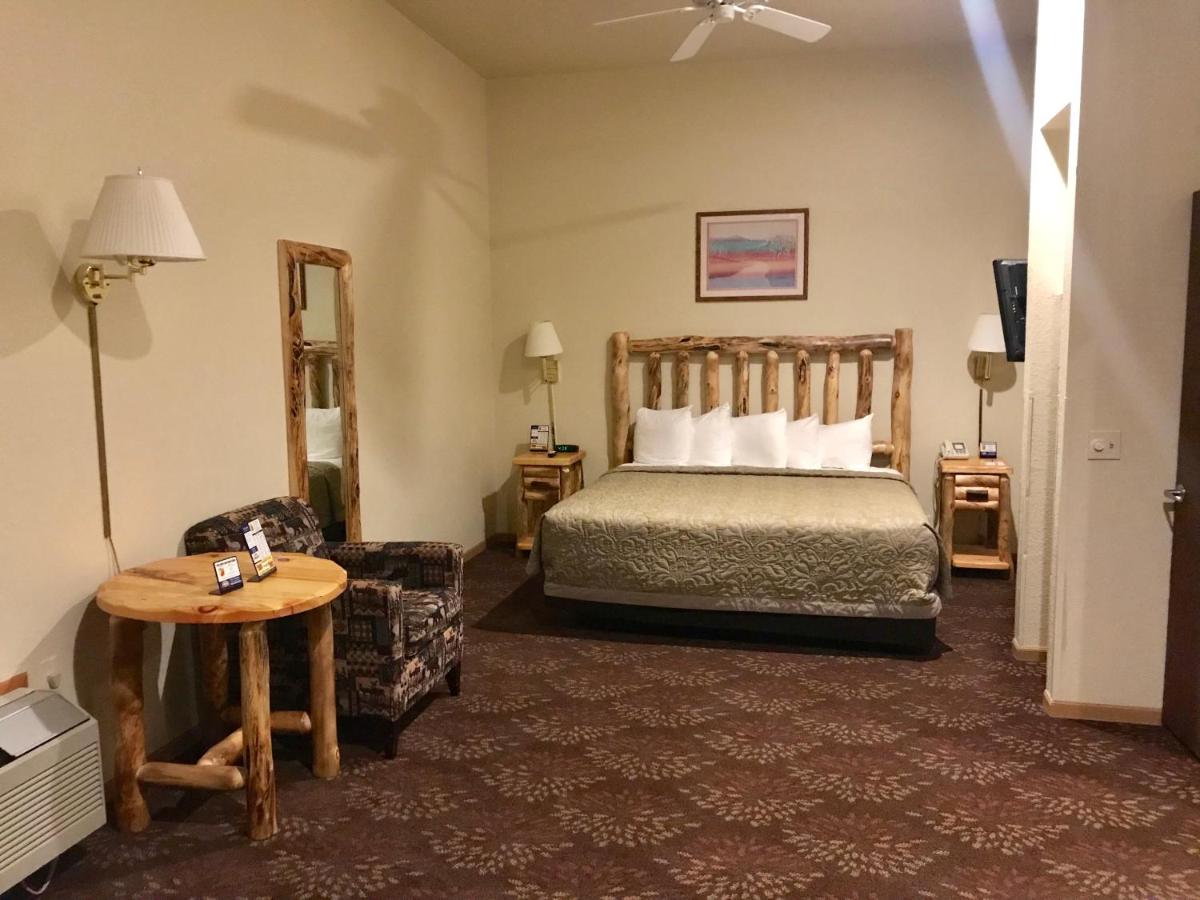 Two-Bedroom Suite - Non-Smoking (10 Adults) at Super 8 by Wyndham Bridgeview of Mackinaw City