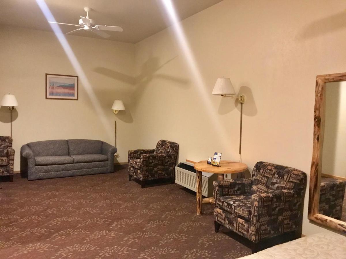 Two-Bedroom Suite - Non-Smoking (10 Adults) at Super 8 by Wyndham Bridgeview of Mackinaw City