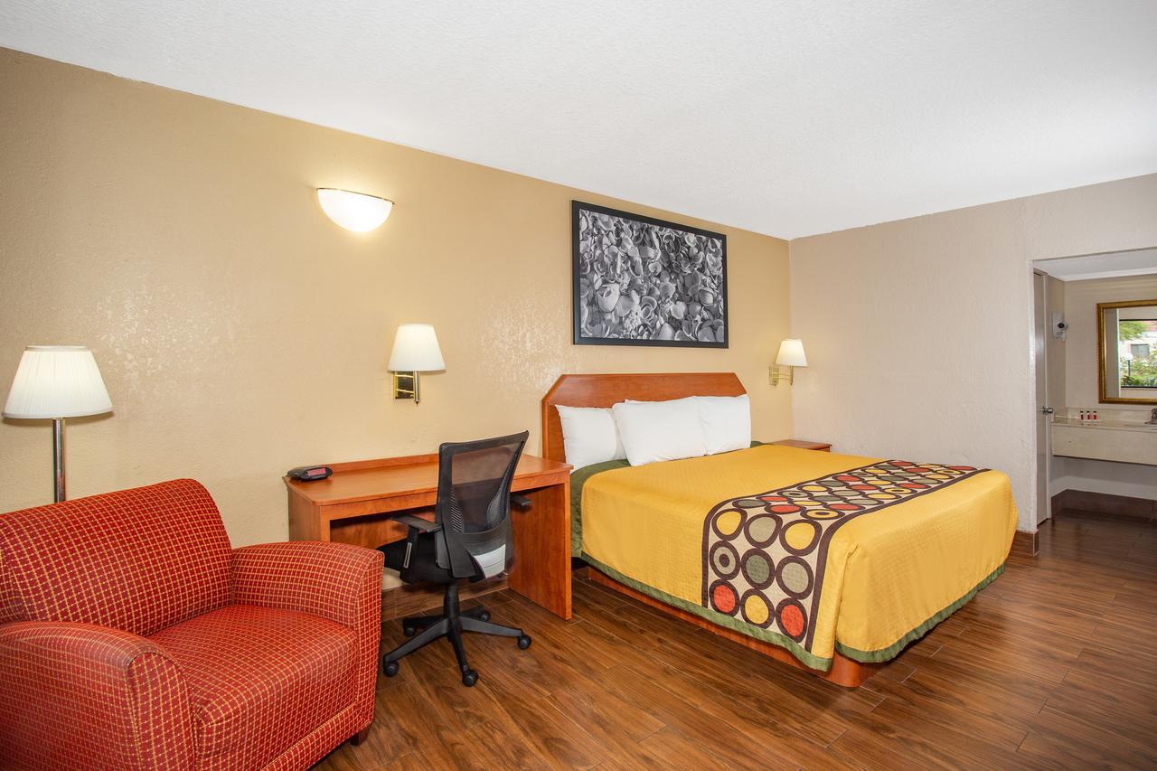 King Room - Mobility Access/Non-Smoking at Super 8 by Wyndham North Palm Beach