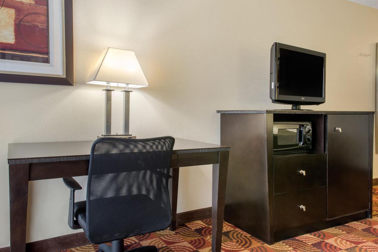 King Room - Non-Smoking at Quality Inn Bloomington near University