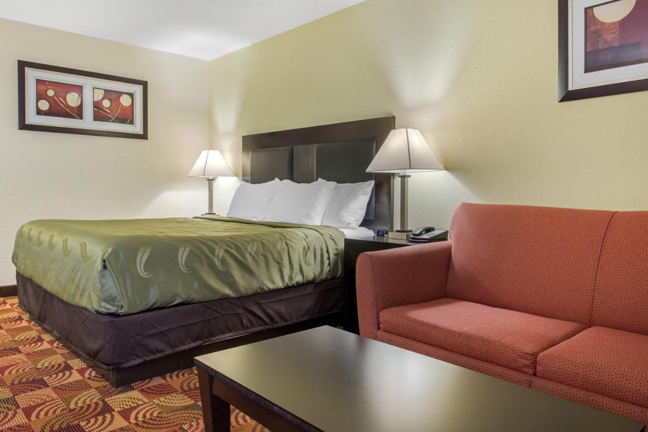 King Room - Non-Smoking at Quality Inn Bloomington near University