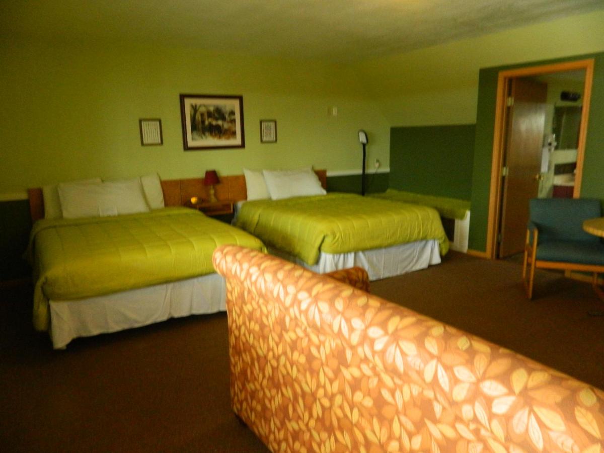 | Country Motor Inn