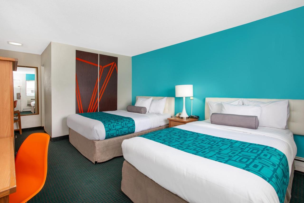 Double Room with Two Double Beds - Non-Smoking at Howard Johnson by Wyndham Colorado Springs