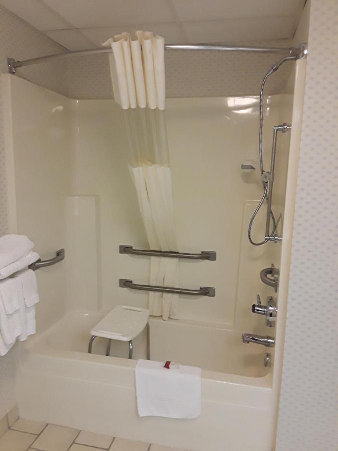 King Room - Mobility Access/Non-Smoking at Baymont by Wyndham London KY