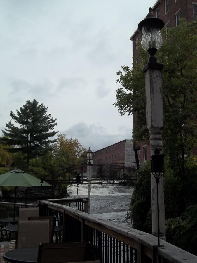 | The Common Man Inn & Restaurant