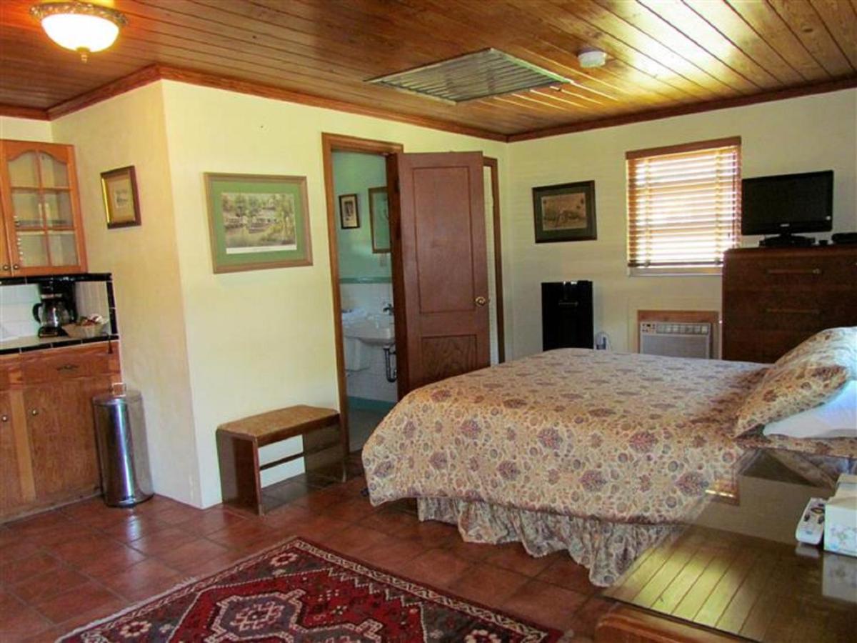 | The Yearling Cabins