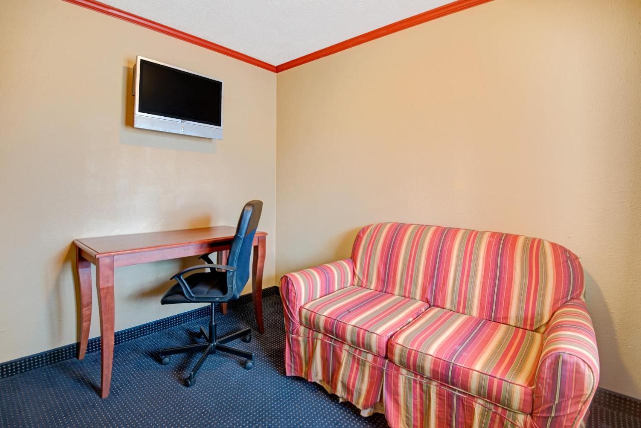| Days Inn by Wyndham Albuquerque Downtown