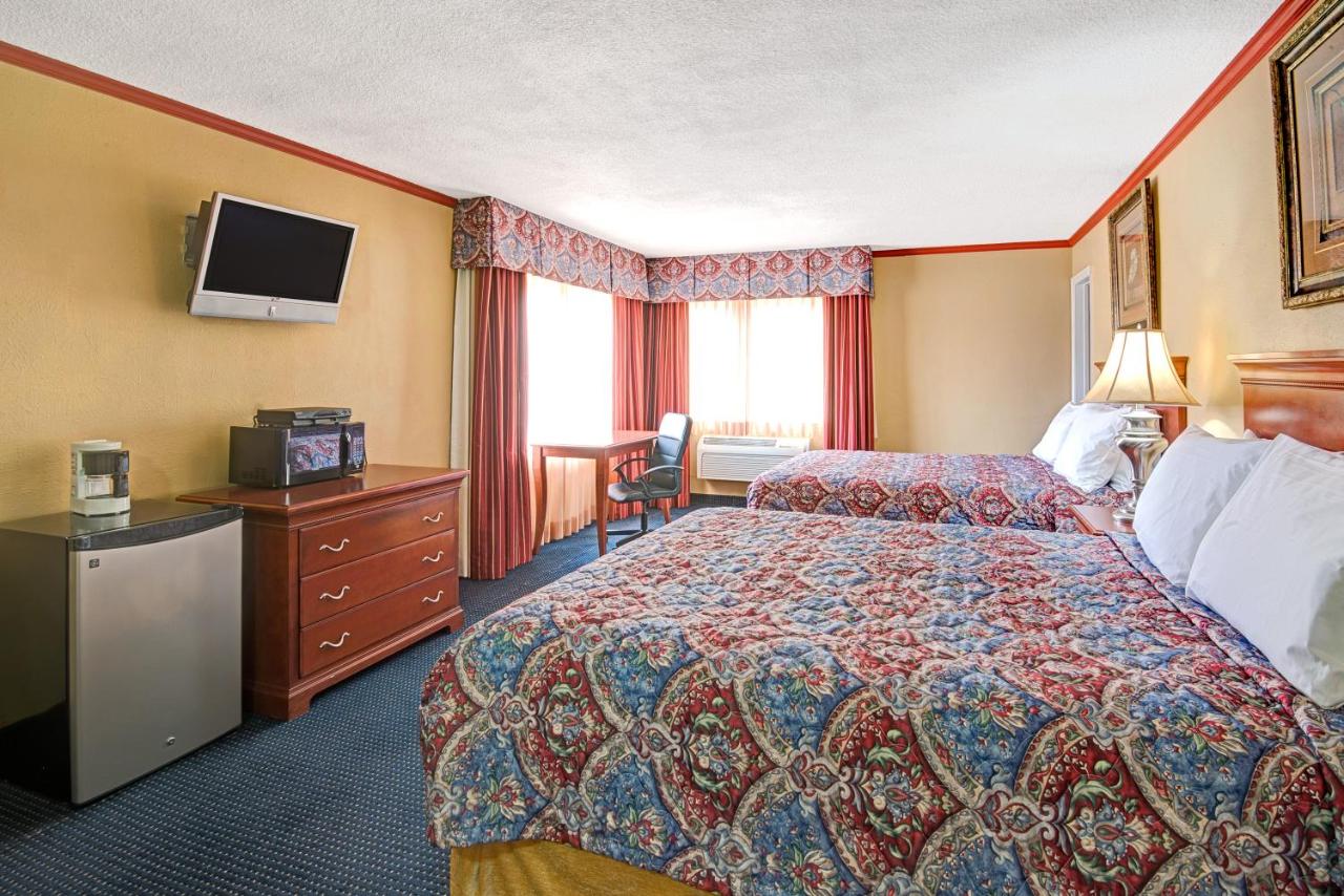 | Days Inn by Wyndham Albuquerque Downtown