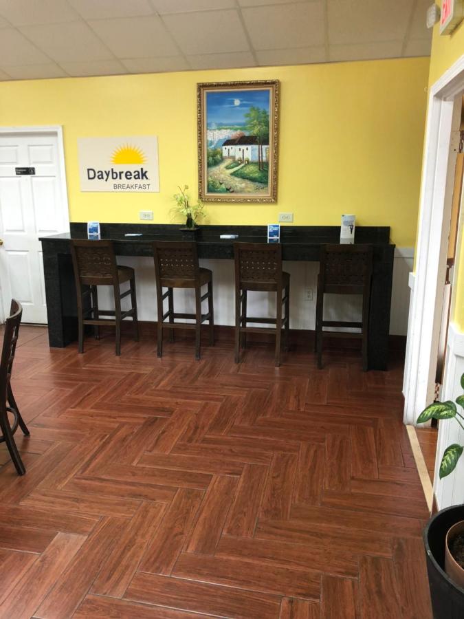 | Days Inn by Wyndham Fayetteville-South/I-95 Exit 49
