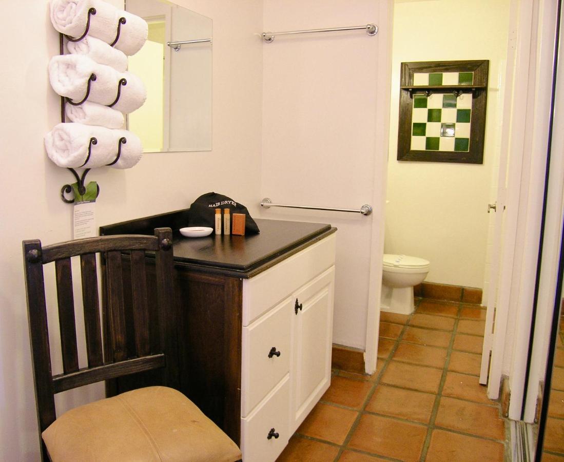 King Kitchen Studio at Hotel Pepper Tree Boutique Kitchen Studios - Anaheim