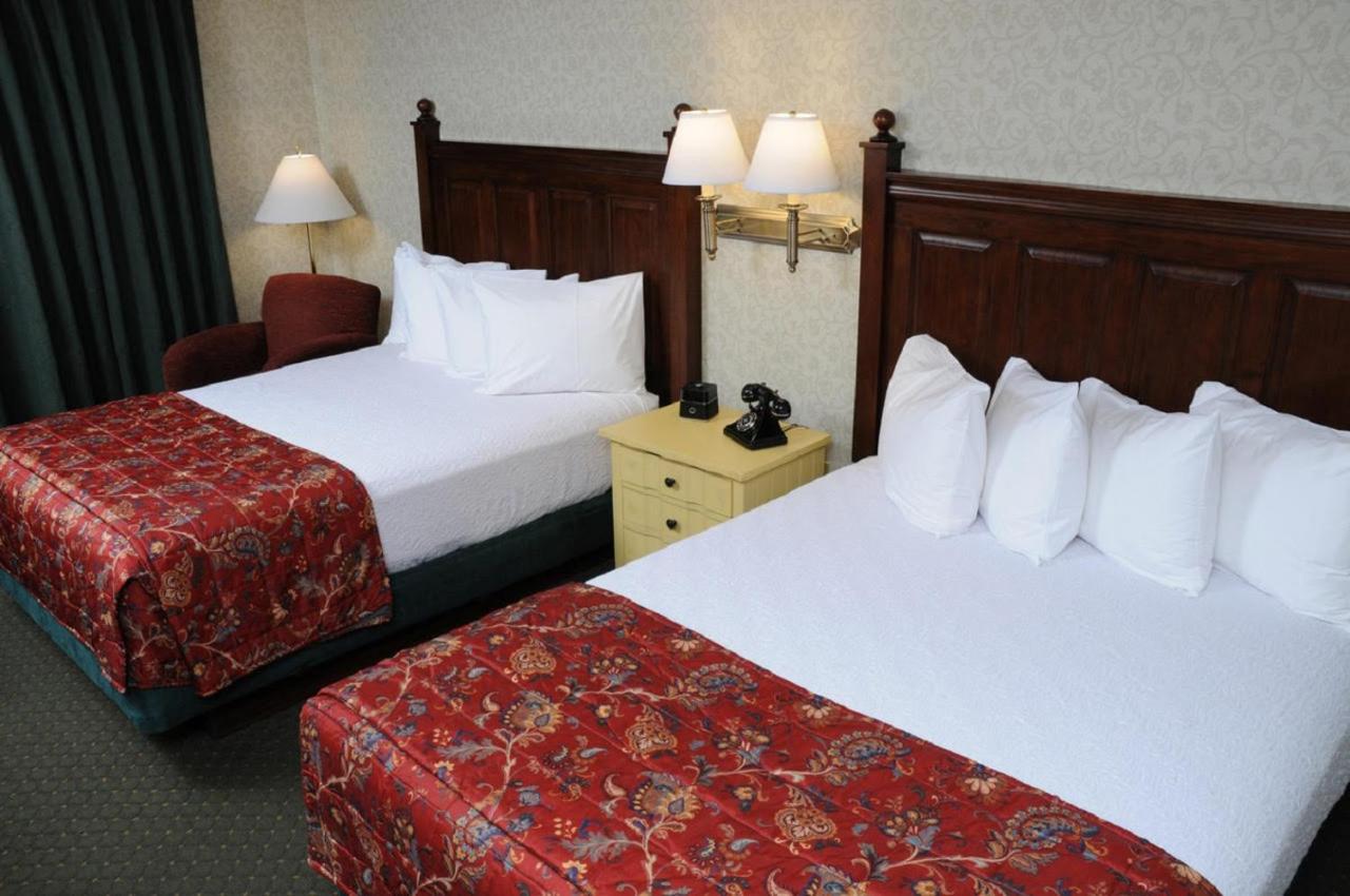 Queen Room with Two Queen Beds at Pike's Waterfront Lodge