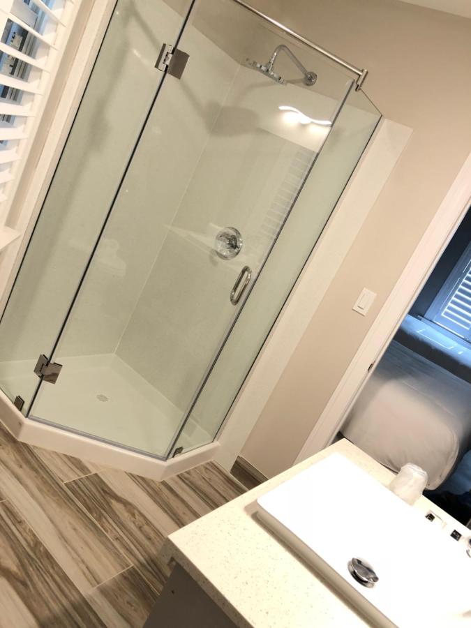 Two Double Beds With Private Bathroom at Bay Hotel